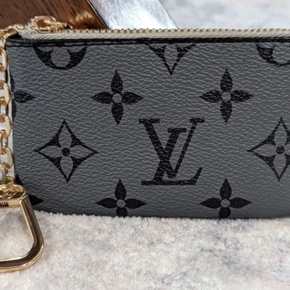 Louis Vuitton Gray Key Cles with Monogram Design